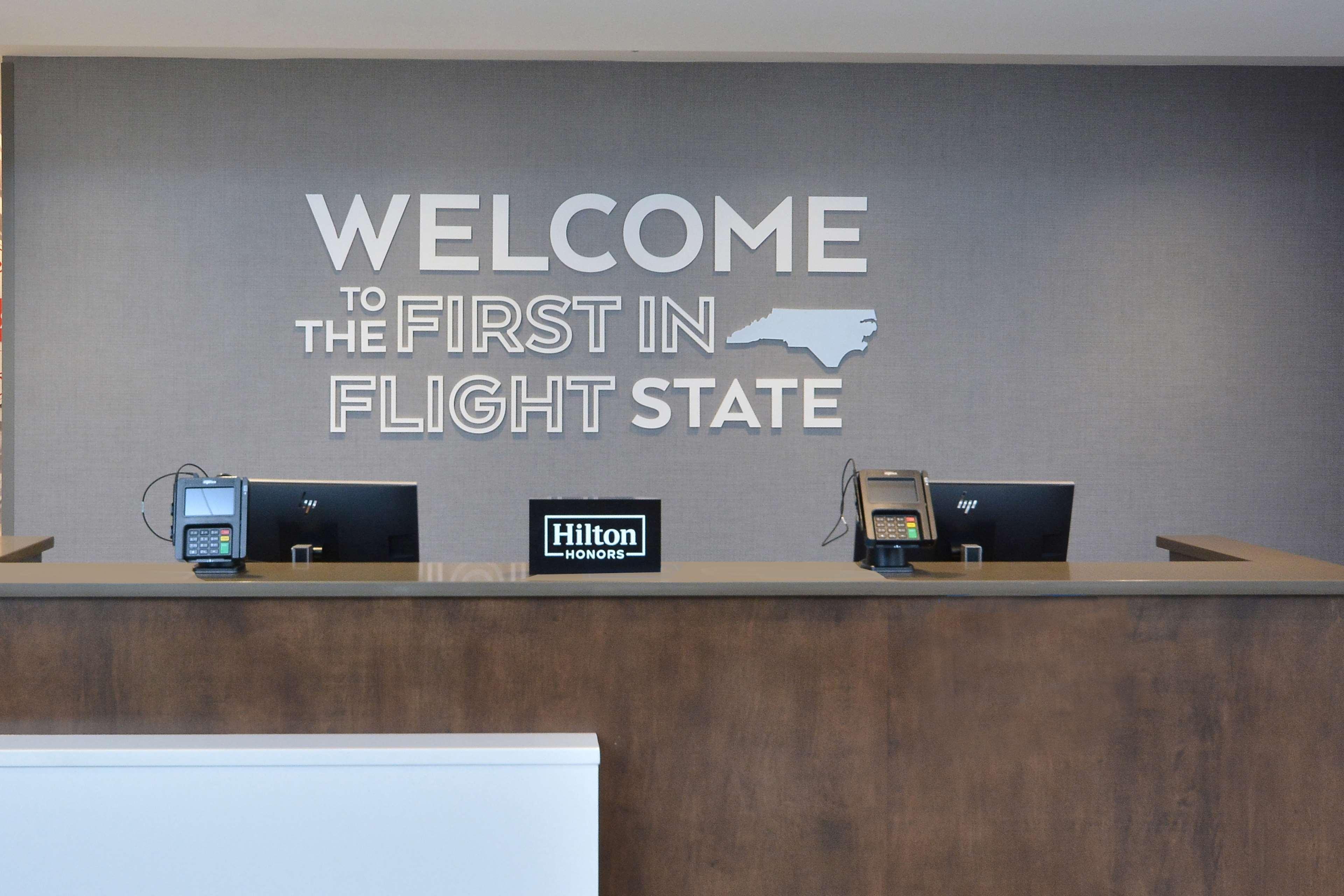 Hampton Inn & Suites Charlotte North I 485 Buitenkant foto